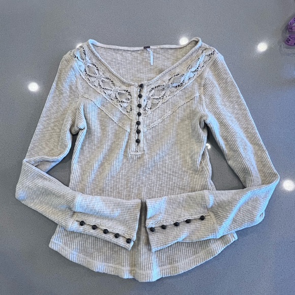 Free People Cream Lace Button Come on Over Stretch Henley Sz Large (Sm/Med) - Picture 6 of 16